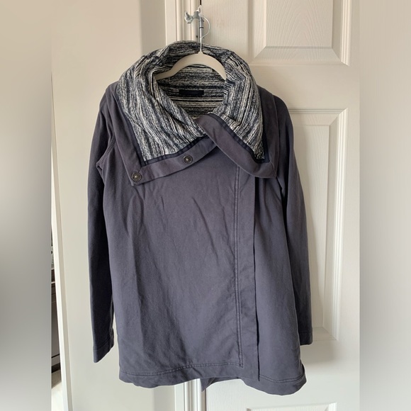 Lululemon Savasana Wrap - Picture 1 of 5